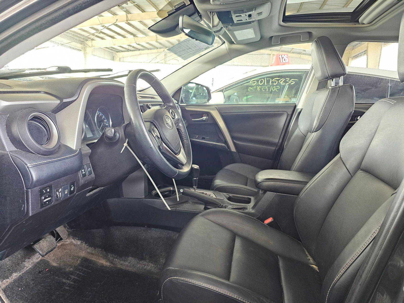 2018 TOYOTA RAV4 — 118230 KM — Lot W800799 — Souq - Marhaba Auctions Used Cars - Image 9