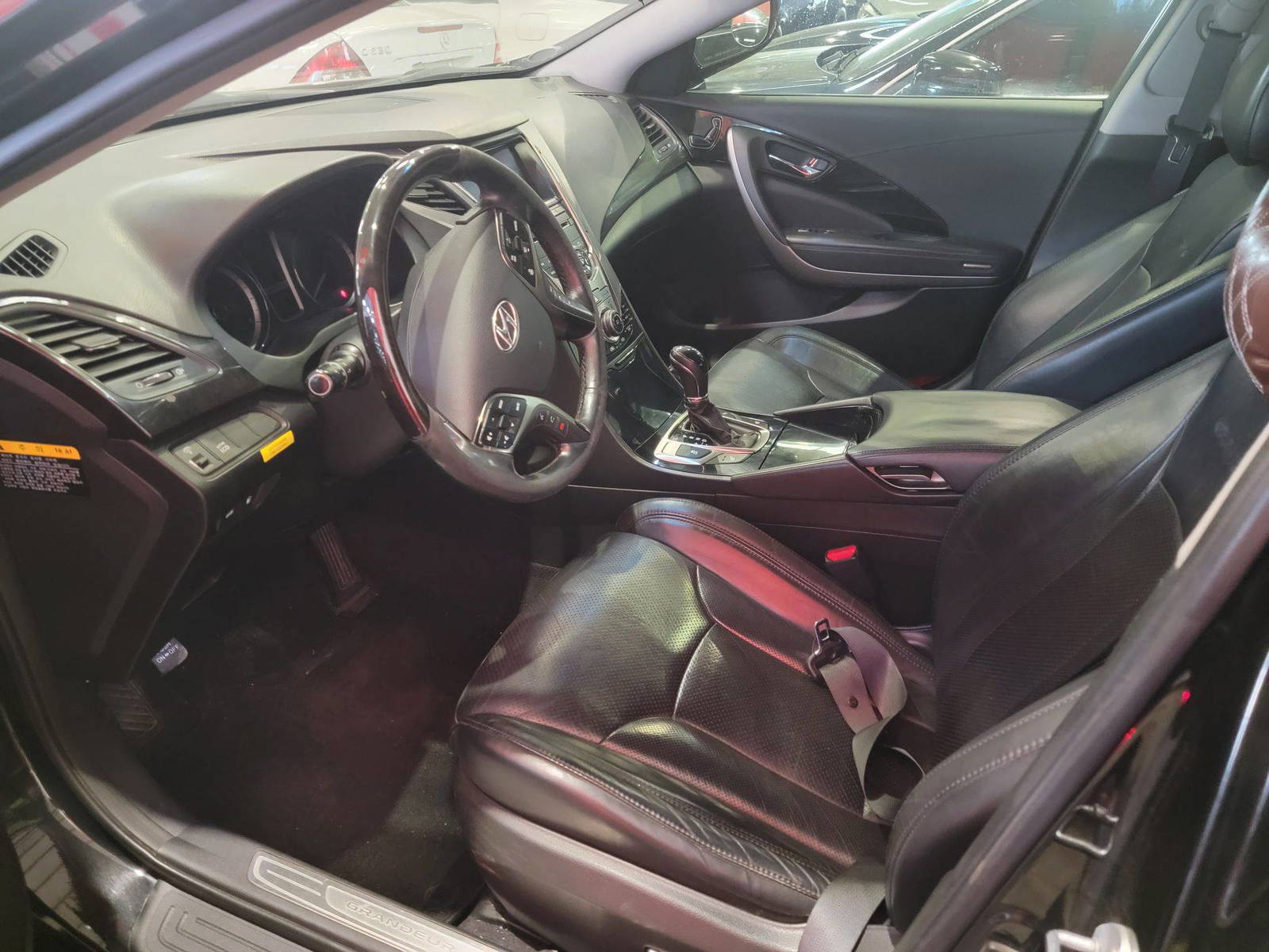 2012 HYUNDAI GRANDEUR — 313952 KM — Lot 156480 — Main - Marhaba Auctions Used Cars - Image 8