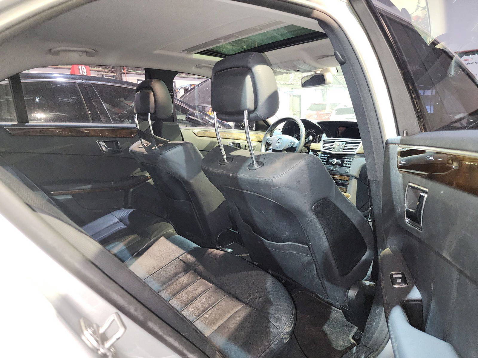2010 MERCEDES BENZ E-300 — 199180 KM — Lot 059357 — Main - Marhaba Auctions Used Cars - Image 8