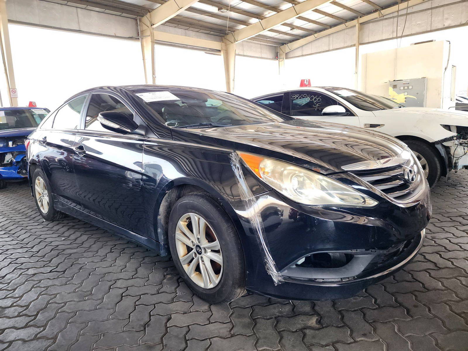 2014 HYUNDAI SONATA — 192813 Miles — Lot 54142464 — Souq - Marhaba Auctions Used Cars - Image 4