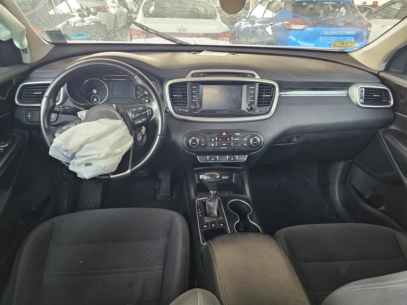2018 KIA SORENTO — 152938 Miles — Lot 1JG430478 — Souq - Marhaba Auctions Used Cars - Image 7