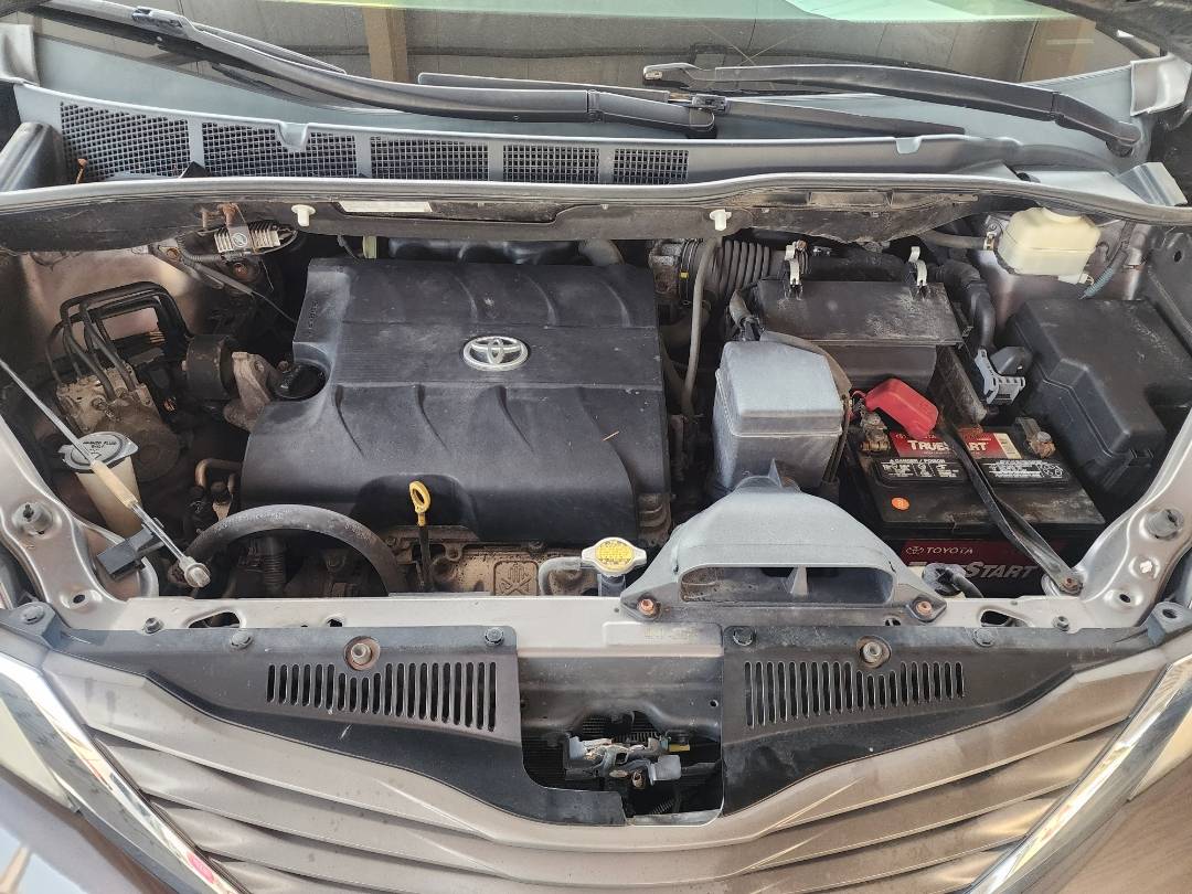 2011 TOYOTA SIENNA — 179947 Miles — Lot 75236043 - Marhaba Auctions Used Cars - Image 7