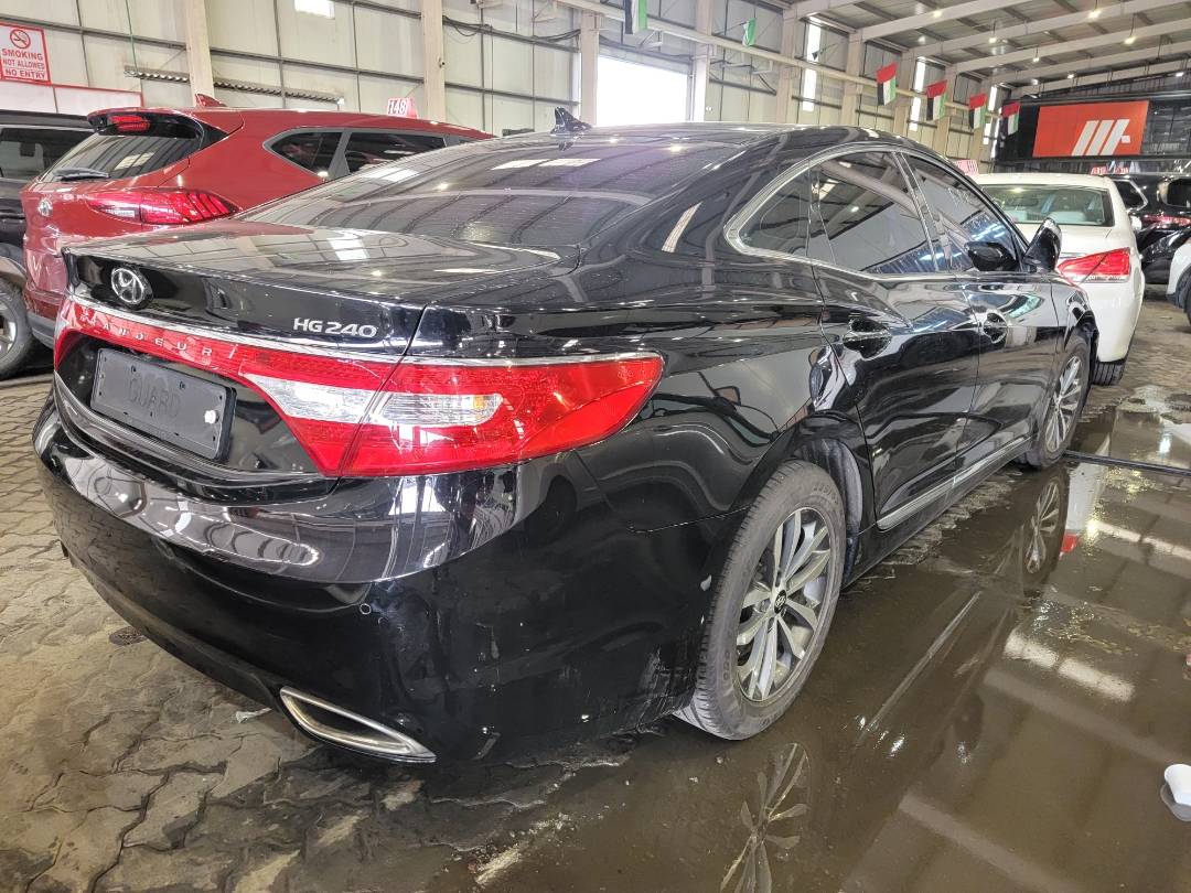2012 HYUNDAI GRANDEUR — 372208 KM — Lot 140841 — Main - Marhaba Auctions Used Cars - Image 3