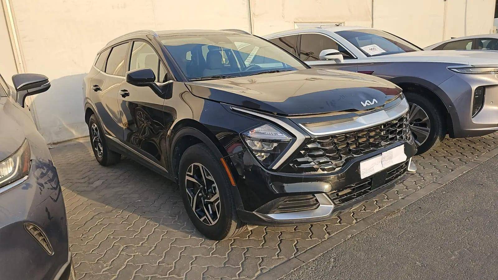 2025 KIA SPORTAGE — 15080 KM — Lot 9S7385667 — Souq - Marhaba Auctions Used Cars - Image 4