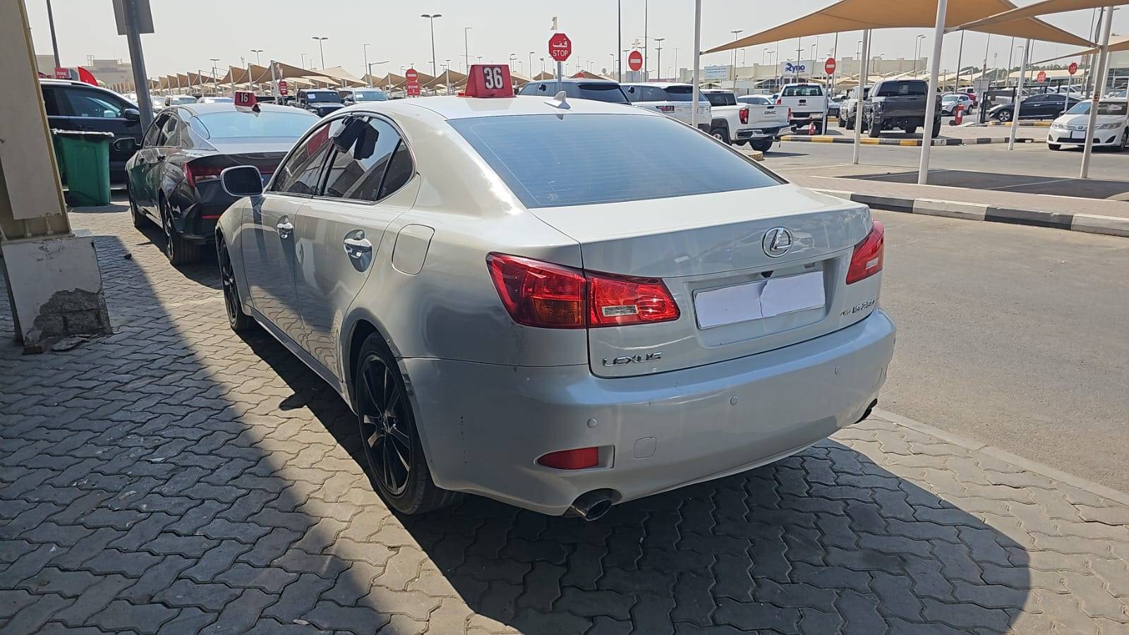 2007 LEXUS IS 250 — 320106 KM — Lot 5010538 — Souq - Marhaba Auctions Used Cars - Image 4