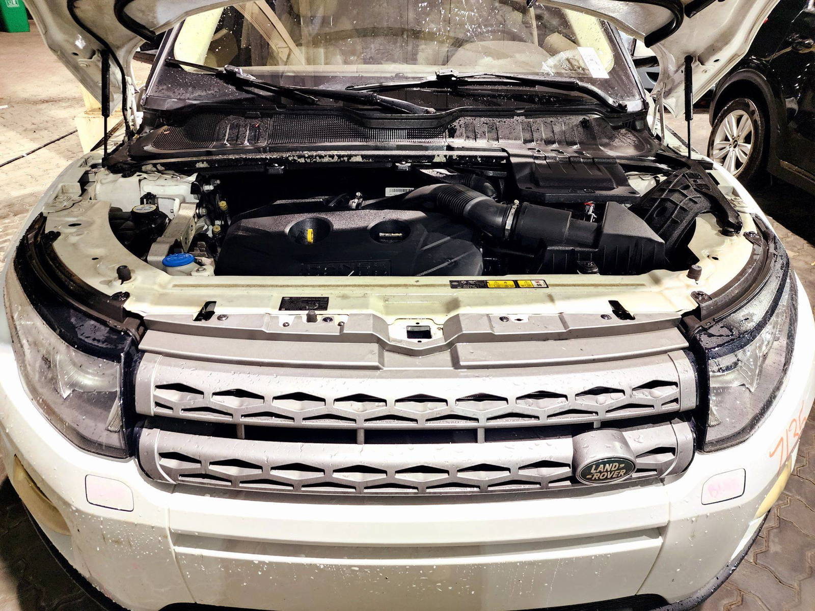 2014 LAND ROVER RANGE ROVER EVOQUE — 179513 Miles — Lot 41047135 — Souq - Marhaba Auctions Used Cars - Image 12