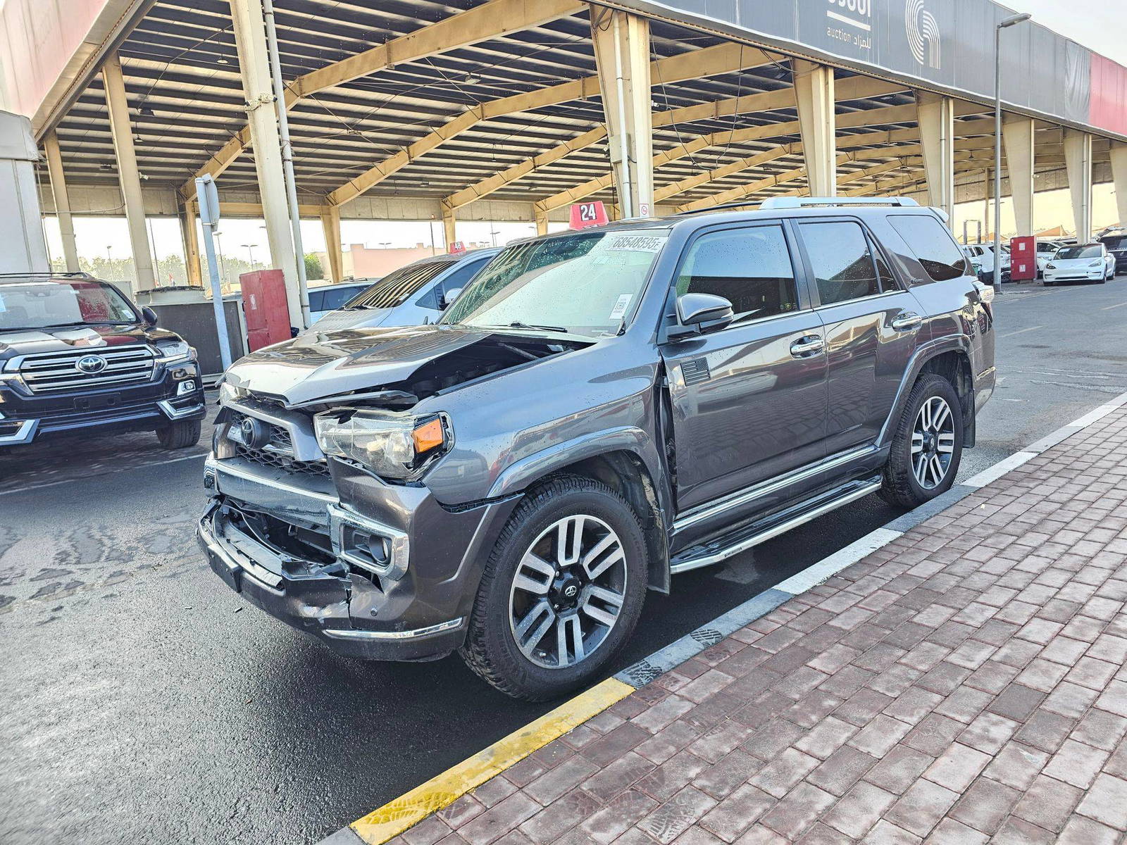 TOYOTA 4RUNNER SR5 2018 - Marhaba Auction Used Cars - Image 11