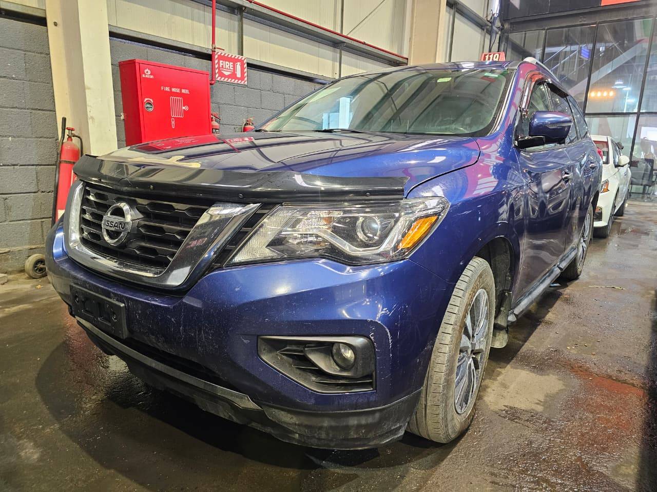 2017 NISSAN PATHFINDER — 218951 KM — Lot 610331 — Main - Marhaba Auctions Used Cars - Image 4