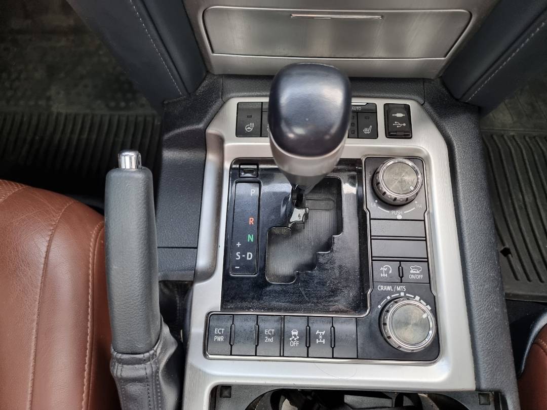 2019 TOYOTA LAND CRUISER — 91041 KM — Lot 215487 — Main - Marhaba Auctions Used Cars - Image 9