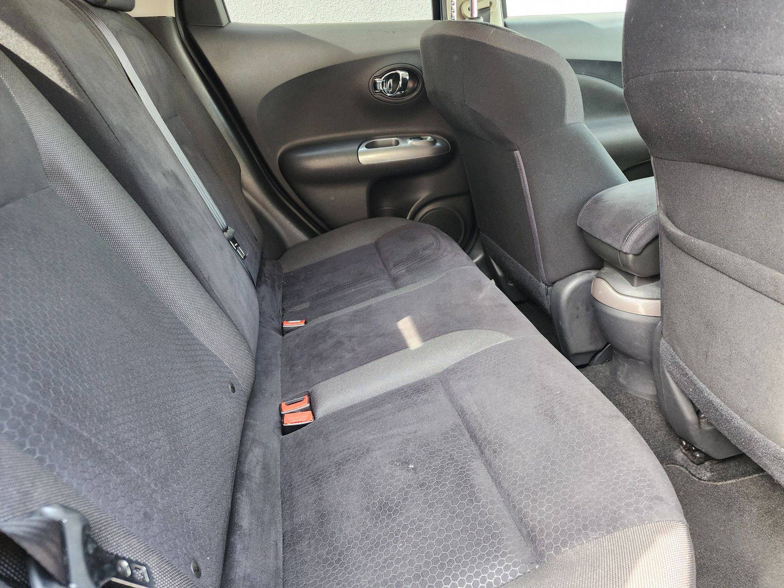 2011 NISSAN JUKE — 158547 Miles — Lot 009381 — Al Quoz - Marhaba Auctions Used Cars - Image 7