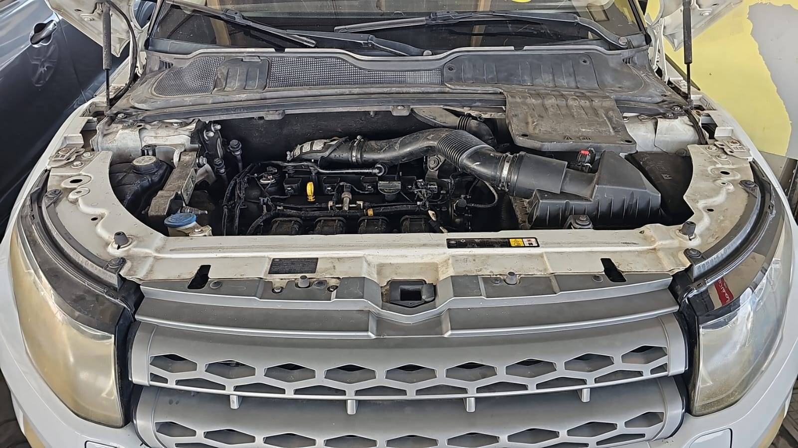 LAND ROVER RANGE ROVER EVOQUE PURE PLUS 2012 - Marhaba Auction Used Cars - Image 4