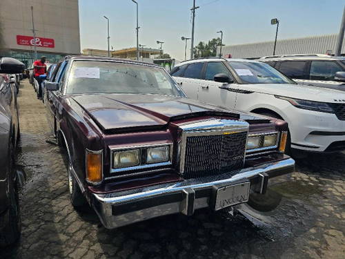 LINCOLN TOWN