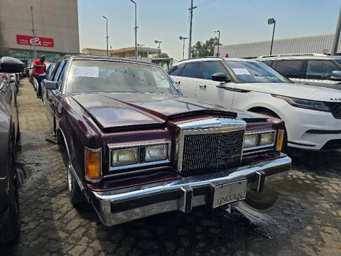 LINCOLN TOWN