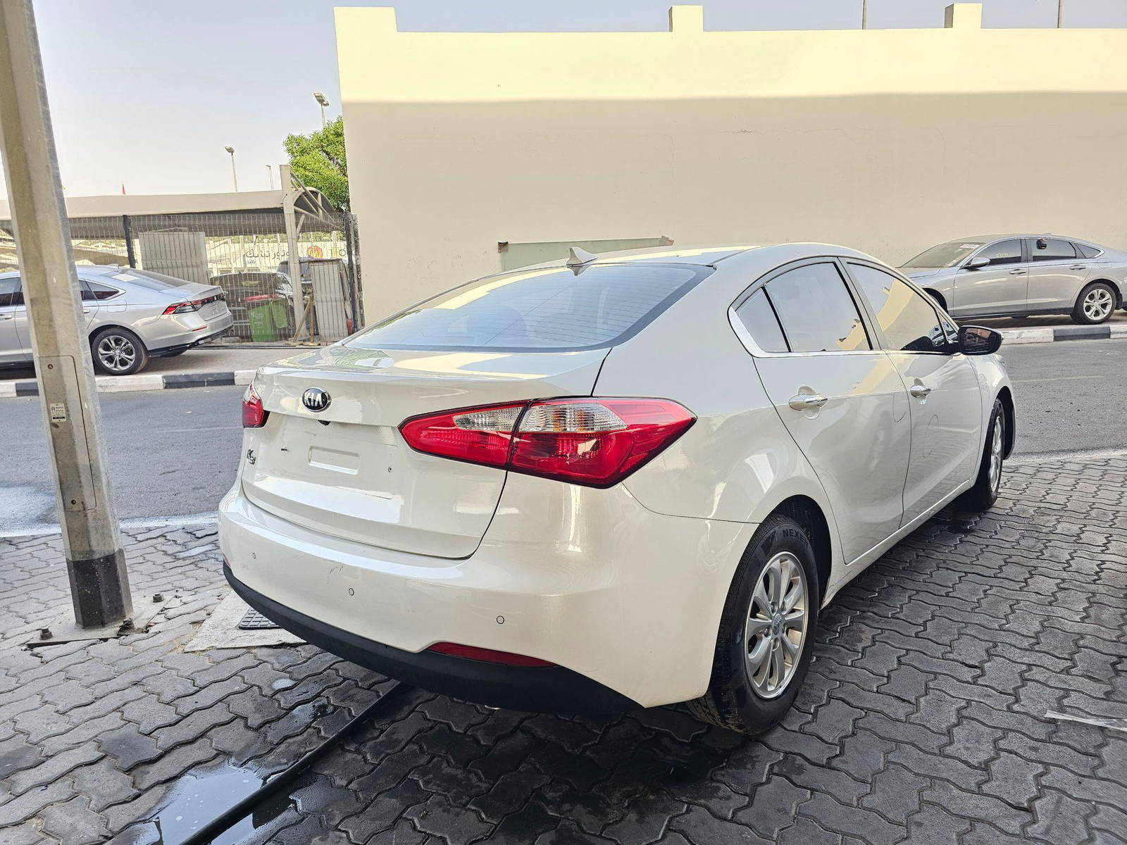 2015 KIA K3 — 123012 KM — Lot 922526 — Souq - Marhaba Auctions Used Cars - Image 5