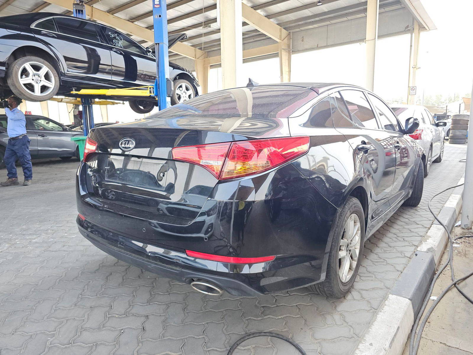 2011 KIA K5 — 137204 KM — Lot 167260 — Souq - Marhaba Auctions Used Cars - Image 3