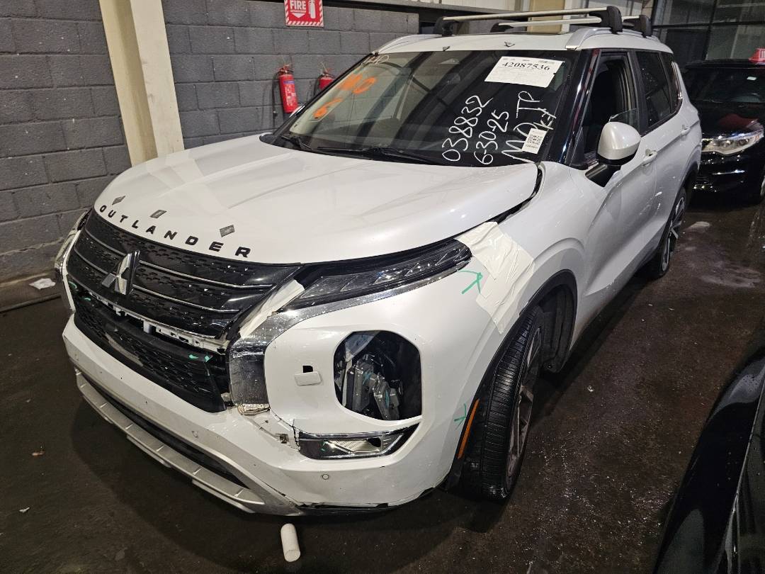 2022 MITSUBISHI OUTLANDER — 82795 Miles — Lot 42087536 — Main - Marhaba Auctions Used Cars - Image 4