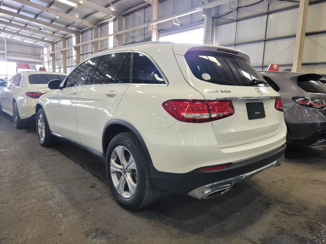 2018 MERCEDES BENZ GLC-300 — 123798 Miles — Lot 3JV045841 — Main - Marhaba Auctions Used Cars - Image 3