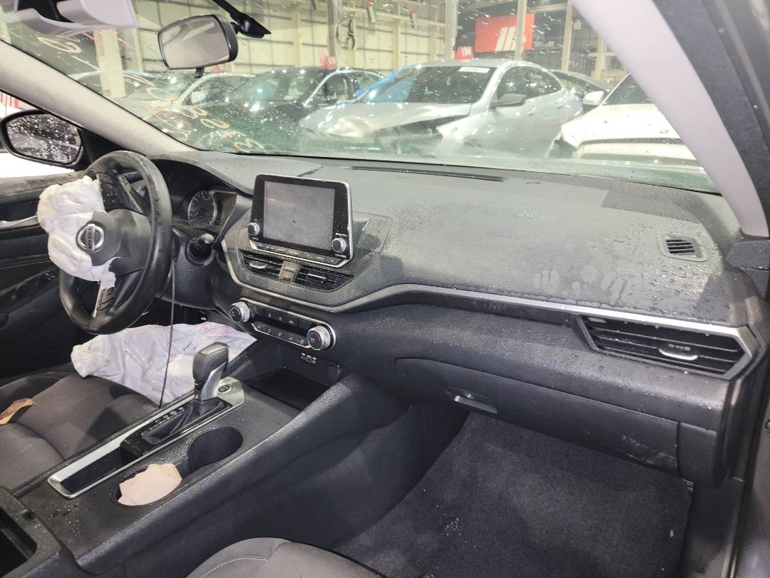 2020 NISSAN ALTIMA — 48775 Miles — Lot 37580526 - Marhaba Auctions Used Cars - Image 4