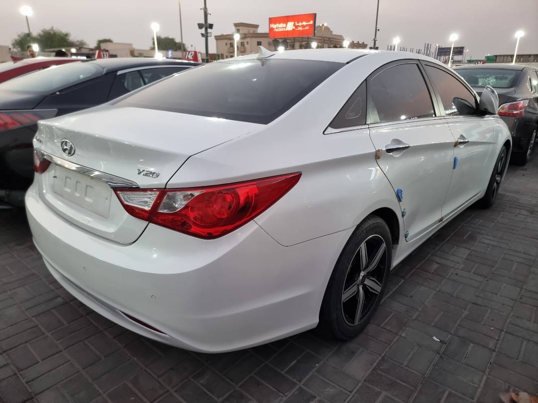 2012 HYUNDAI SONATA — 196699 KM — Lot 352517 — Main - Marhaba Auctions Used Cars - Image 4