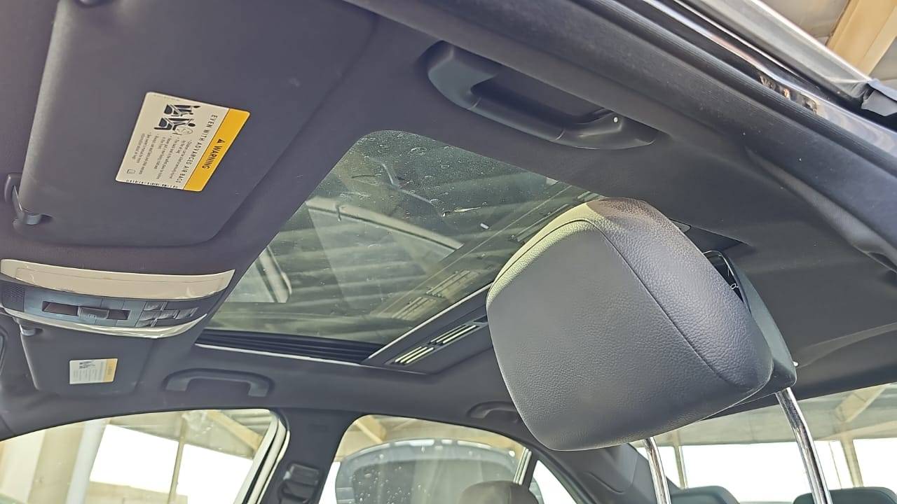 MERCEDES BENZ C300 2010 - Marhaba Auction Used Cars - Image 7