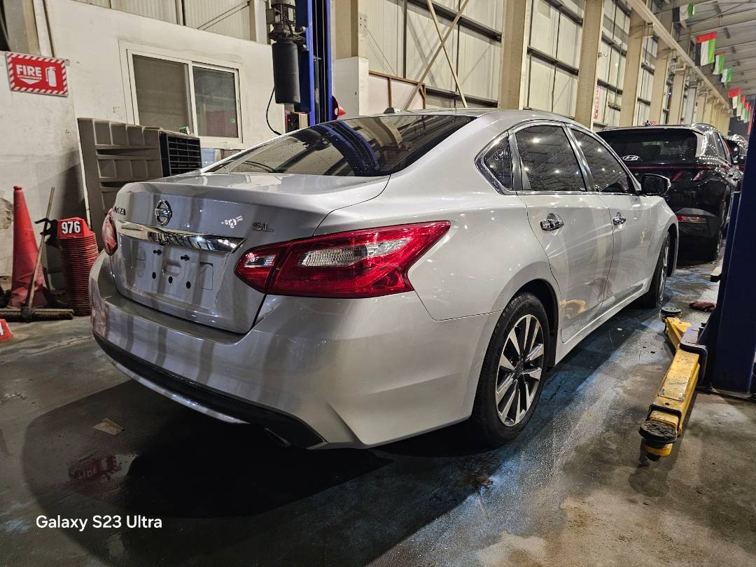 2017 NISSAN ALTIMA — 194002 Miles — Lot HC209035 — Main - Marhaba Auctions Used Cars - Image 5