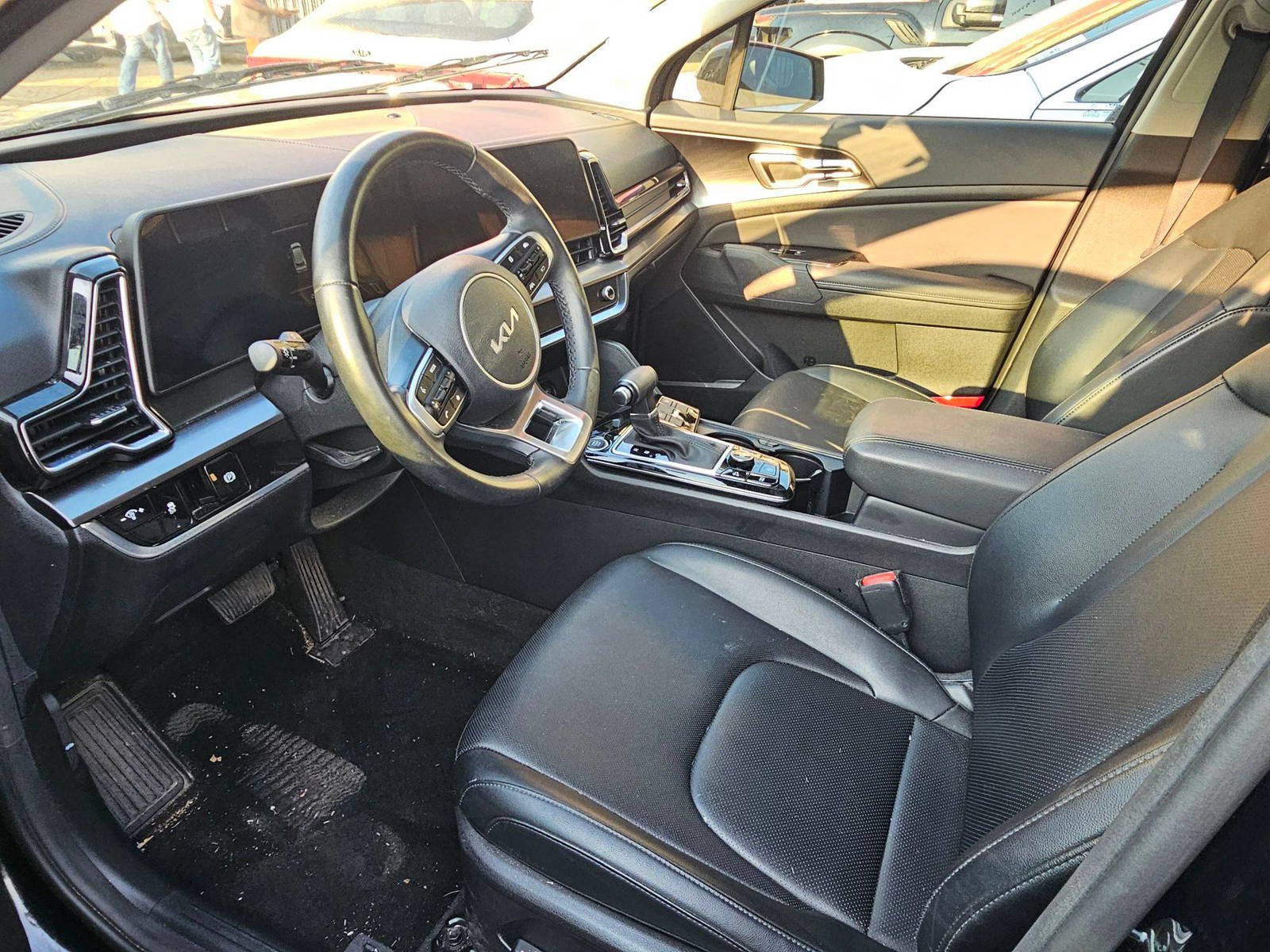 2023 KIA SPORTAGE — 25251 Miles — Lot 43391776 — Souq - Marhaba Auctions Used Cars - Image 8