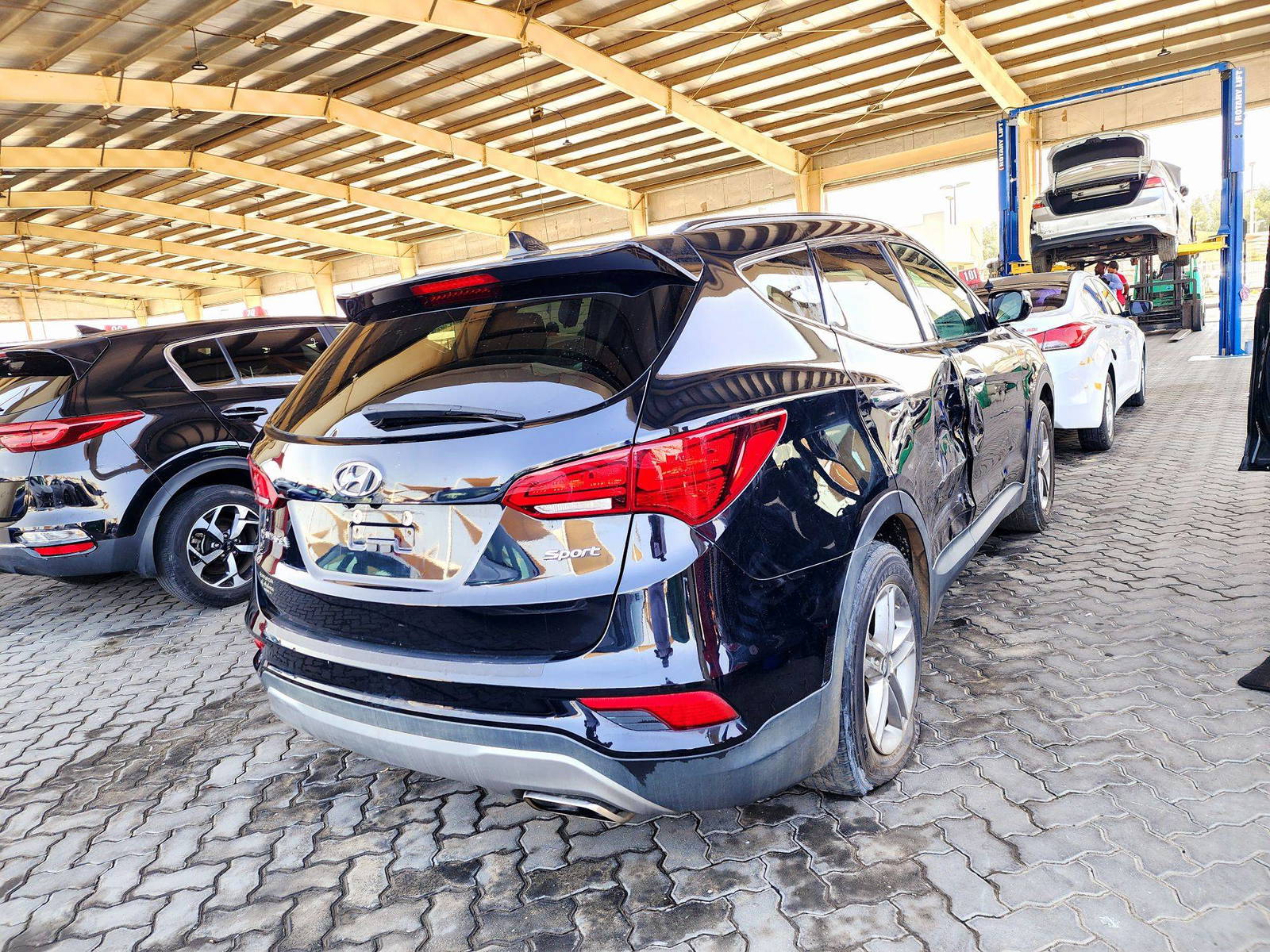 2018 HYUNDAI SANTA FE SPORT — 151544 Miles — Lot 84157984 — Souq - Marhaba Auctions Used Cars - Image 3