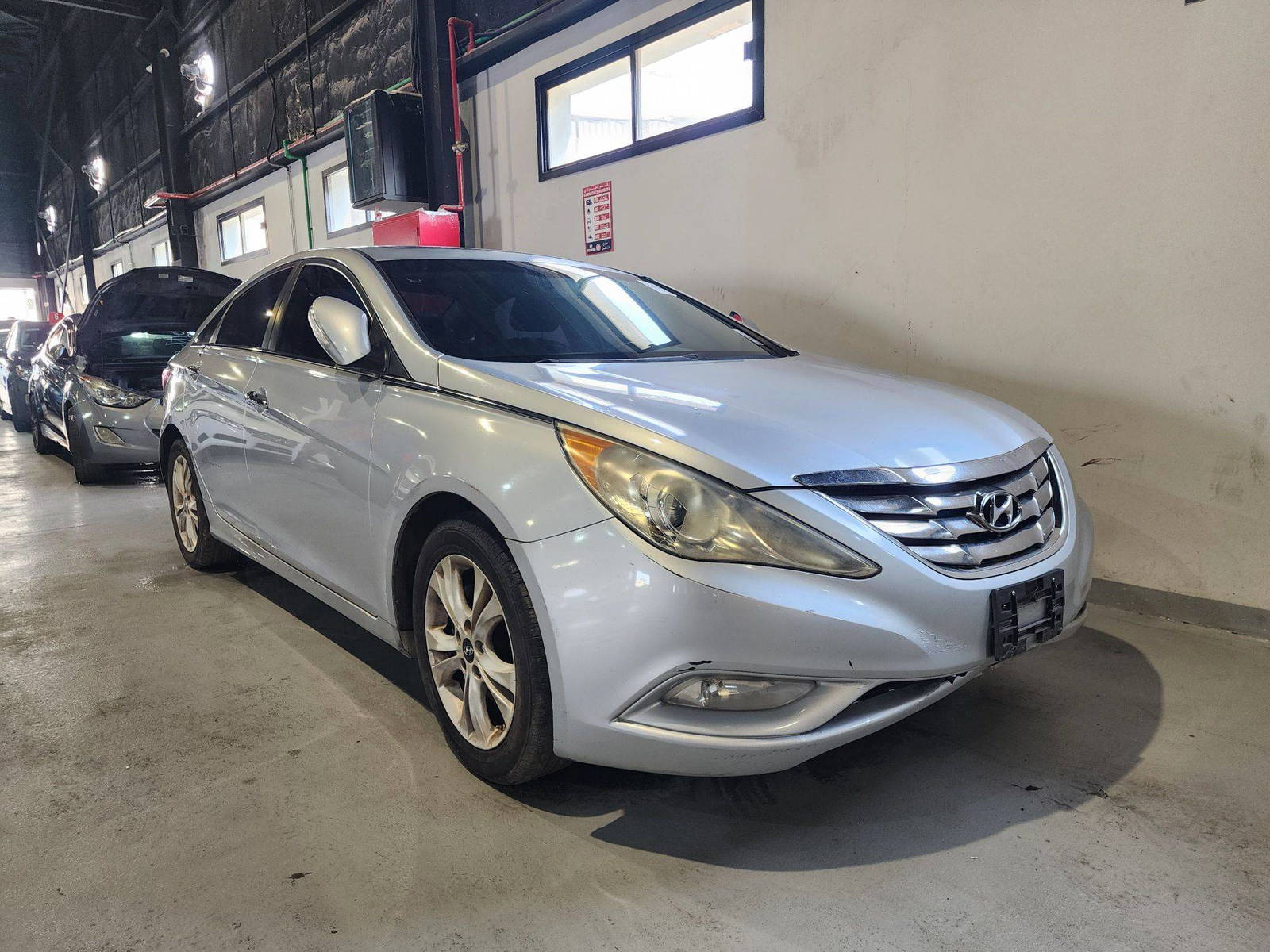 2011 HYUNDAI SONATA — 223972 Miles — Lot 36736 — Al Quoz - Marhaba Auctions Used Cars - Image 5