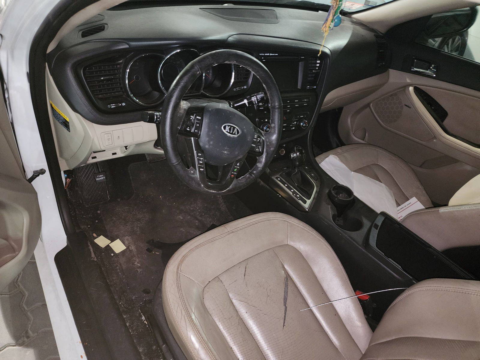 2011 KIA OPTIMA — 140403 Miles — Lot 37889860 - Marhaba Auctions Used Cars - Image 8