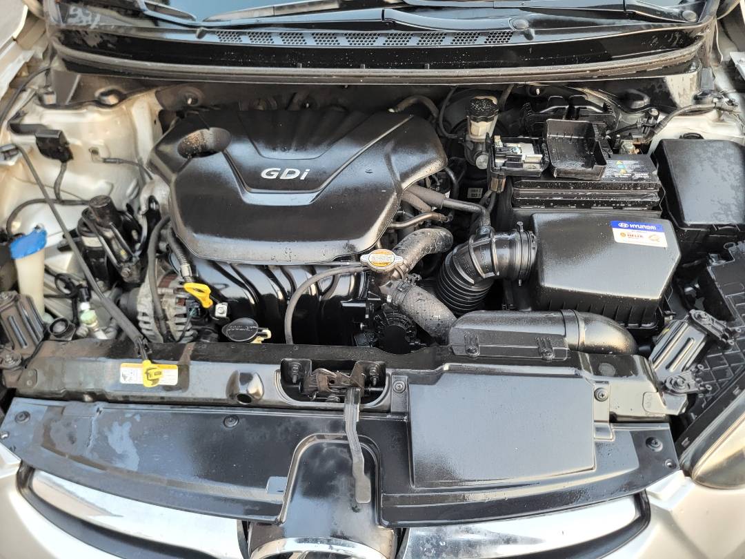 2010 HYUNDAI AVANTE — 178278 KM — Lot BU067168 — Main - Marhaba Auctions Used Cars - Image 9