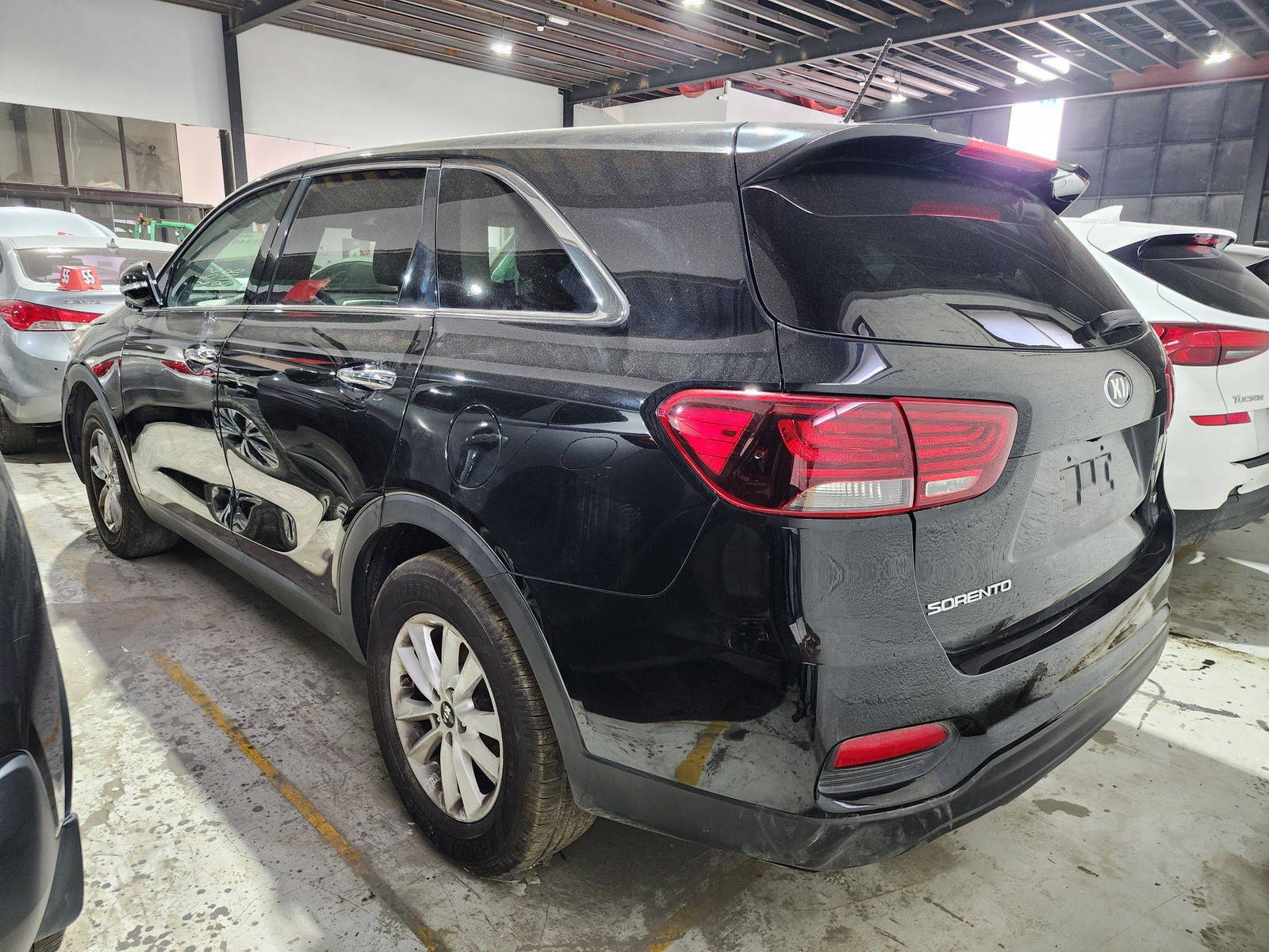 2019 KIA SORENTO — 69797 Miles — Lot 98118 — Souq - Marhaba Auctions Used Cars - Image 6