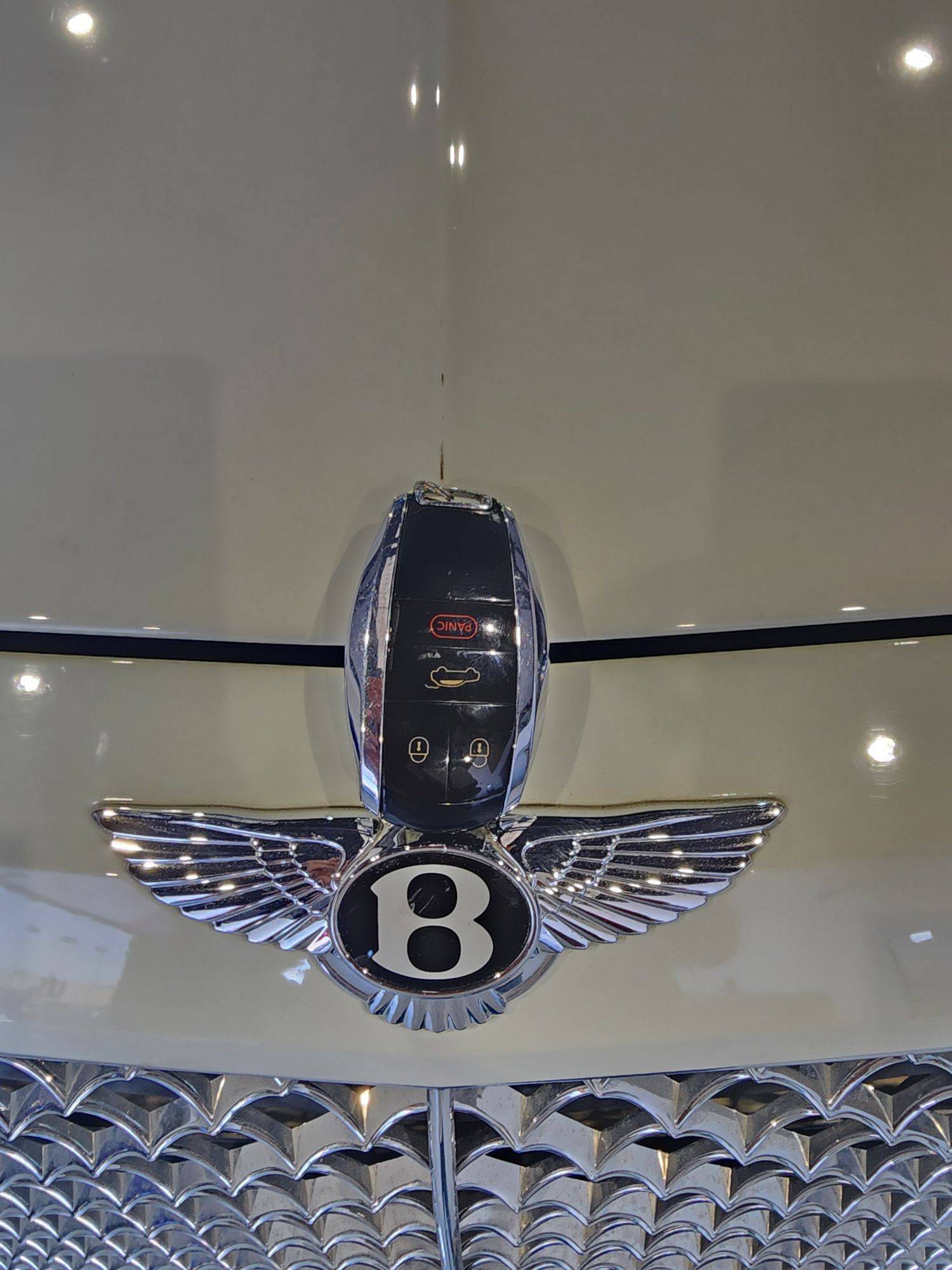 2018 BENTLEY BENTAYGA — 33495 Miles — Lot 38549220 — Main - Marhaba Auctions Used Cars - Image 19
