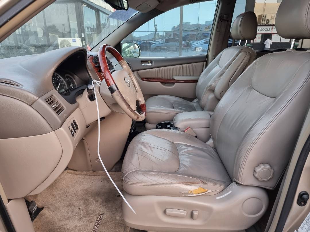 2004 TOYOTA SIENNA — 232315 Miles — Lot 215487 — Ind. 12 - Marhaba Auctions Used Cars - Image 6