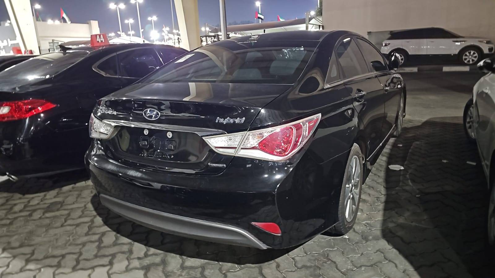 2015 HYUNDAI SONATA — 113661 Miles — Lot 56152 — Souq - Marhaba Auctions Used Cars - Image 4