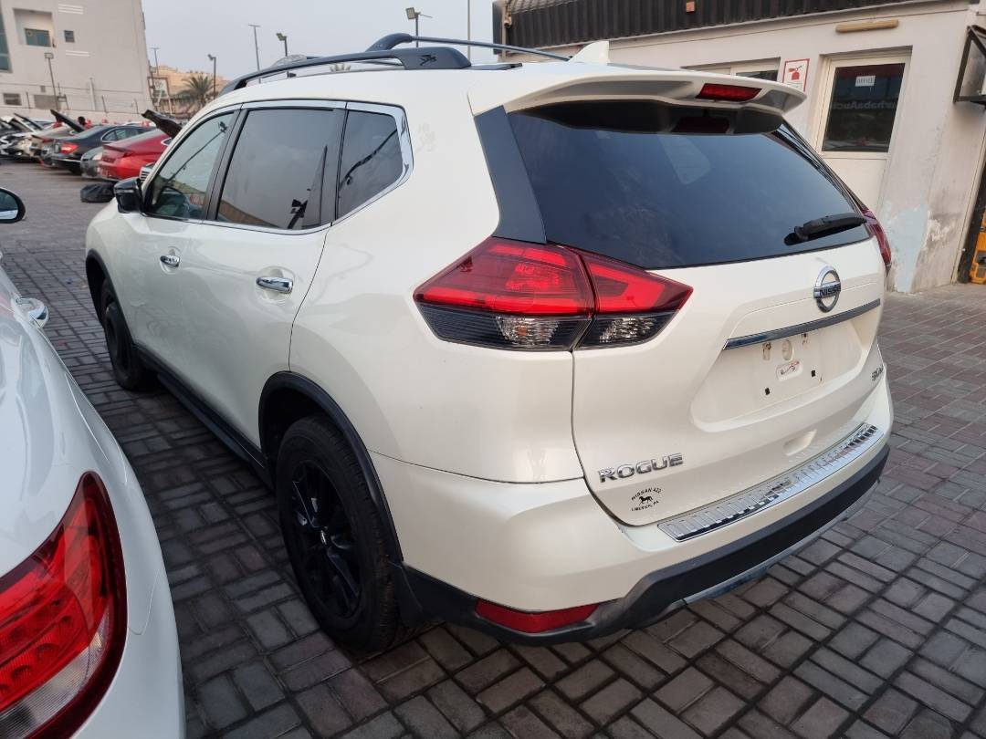 2017 NISSAN ROGUE — 215016 Miles — Lot 215487 — Ind. 12 - Marhaba Auctions Used Cars - Image 4
