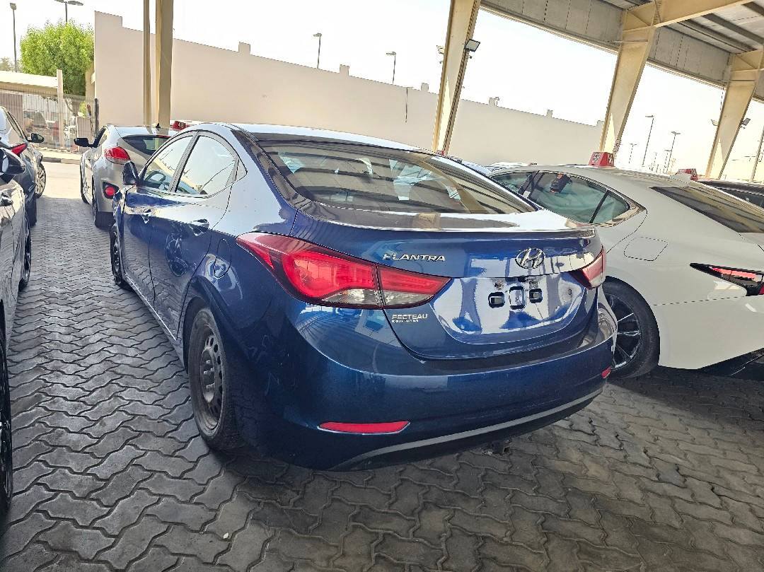 HYUNDAI ELANTRA