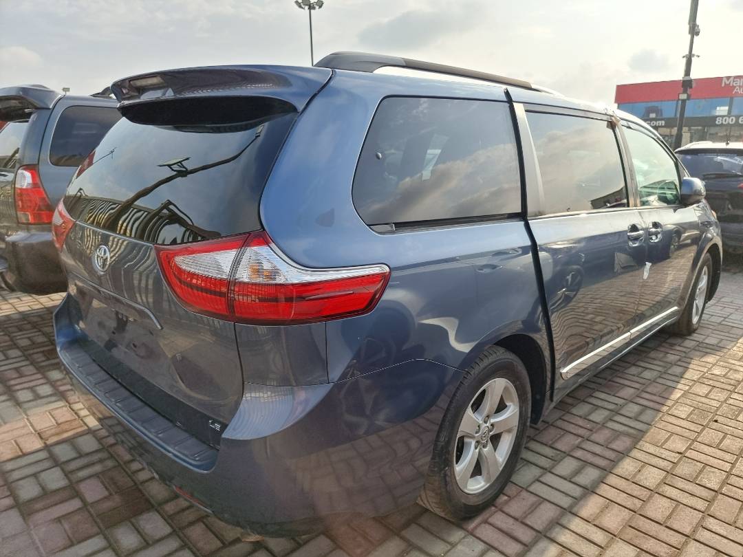 2015 TOYOTA SIENNA — 201094 Miles — Lot 124578 — Ind. 12 - Marhaba Auctions Used Cars - Image 4