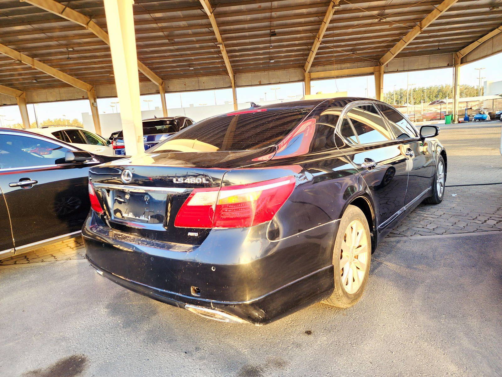 2011 LEXUS LS 460 — 217696 Miles — Lot F8B5003302 — Souq - Marhaba Auctions Used Cars - Image 3