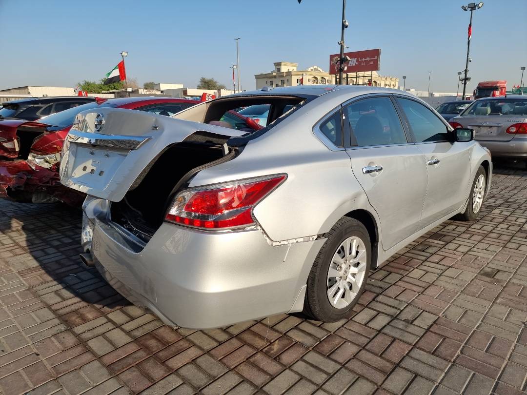 2015 NISSAN ALTIMA — 140341 Miles — Lot 215487 — Ind. 12 - Marhaba Auctions Used Cars - Image 5