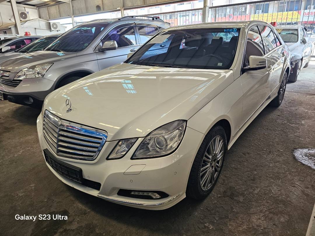 2010 MERCEDES BENZ E-300 — 278737 KM — Lot 131122 — Main - Marhaba Auctions Used Cars - Image 5