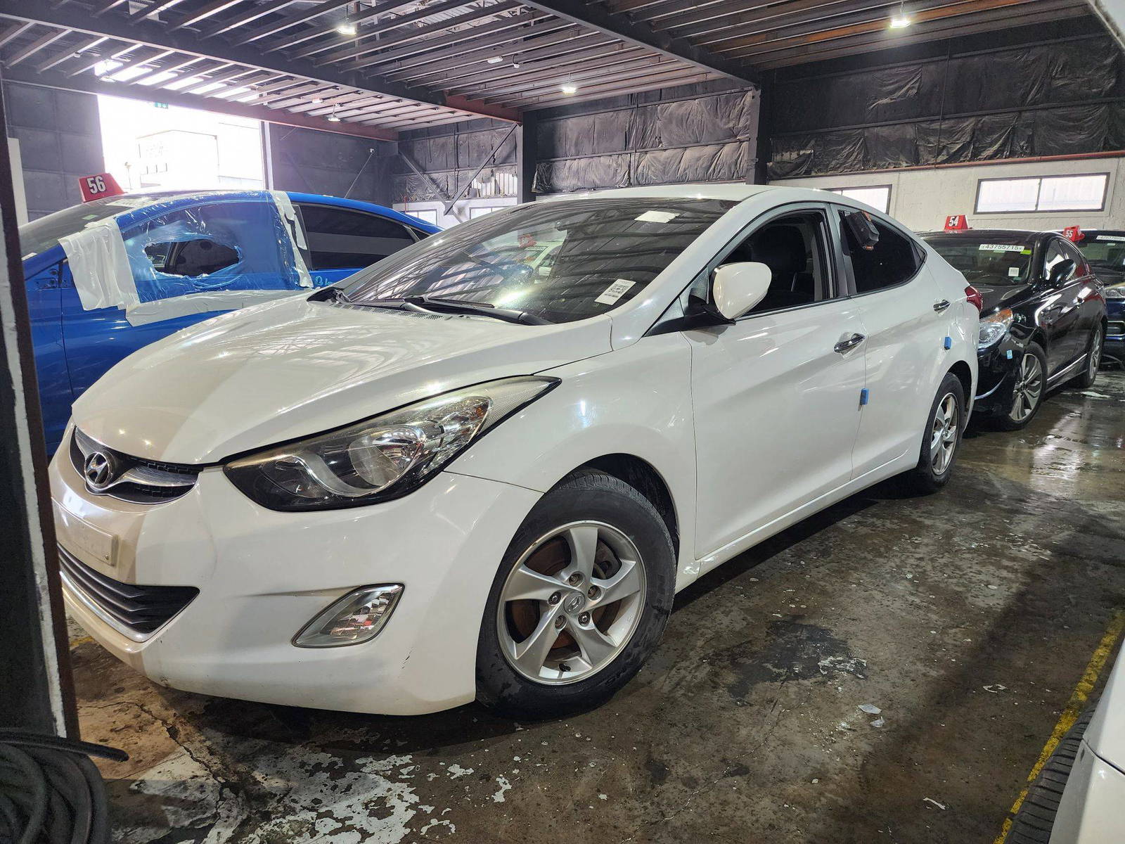 2011 HYUNDAI AVANTE — 186412 KM — Lot 014394 — Al Quoz - Marhaba Auctions Used Cars - Image 4