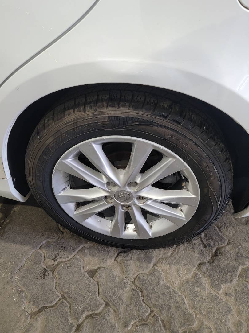 2011 LEXUS ES 350 — 202987 Miles — Lot 2426898 — Main - Marhaba Auctions Used Cars - Image 9