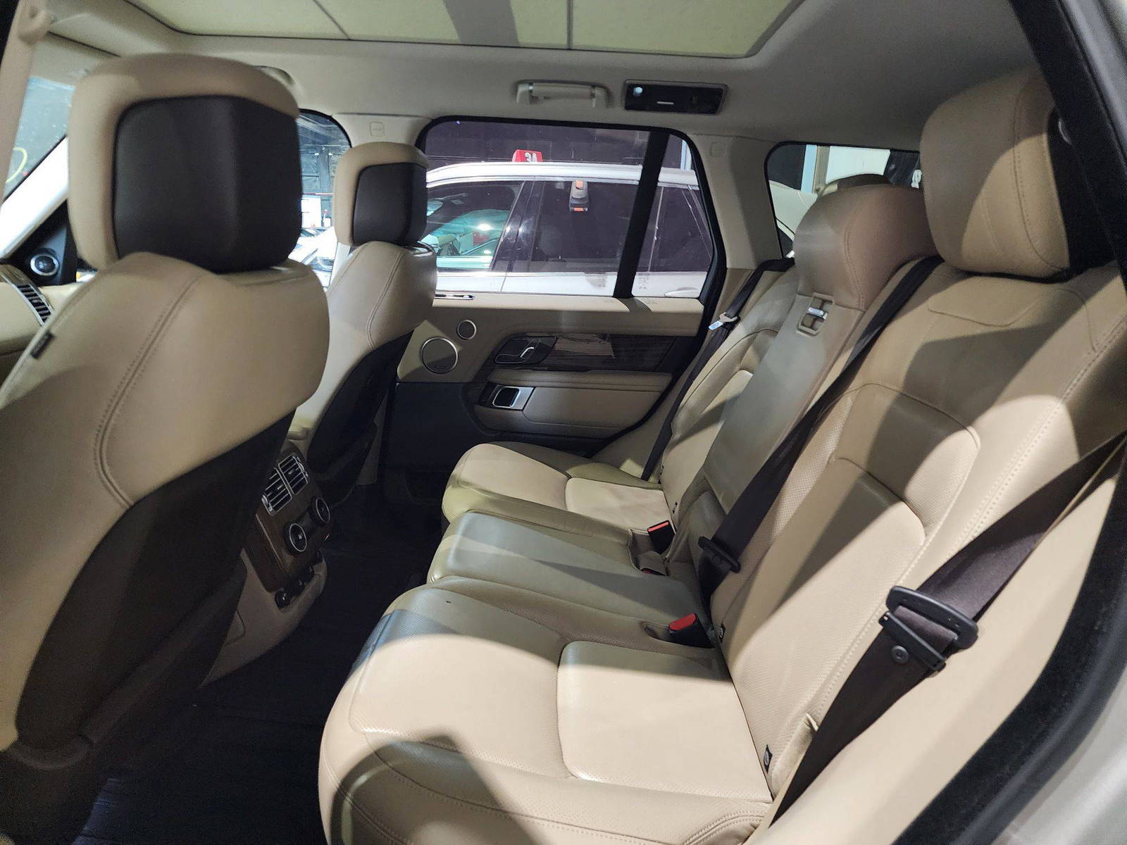 2019 LAND ROVER RANGE ROVER SUPERCHARGED — 88622 Miles — Lot 40162704 — Main - Marhaba Auctions Used Cars - Image 8
