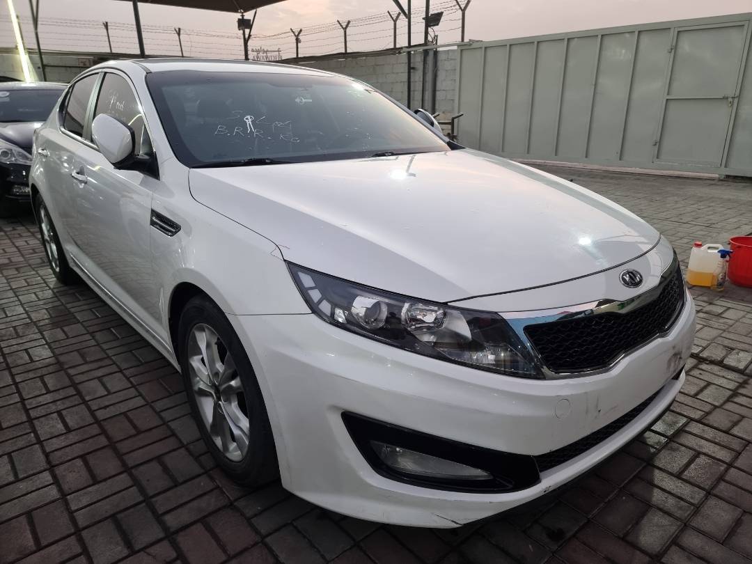 2013 KIA K5 — 207341 KM — Lot 215478 — Souq - Marhaba Auctions Used Cars - Image 3