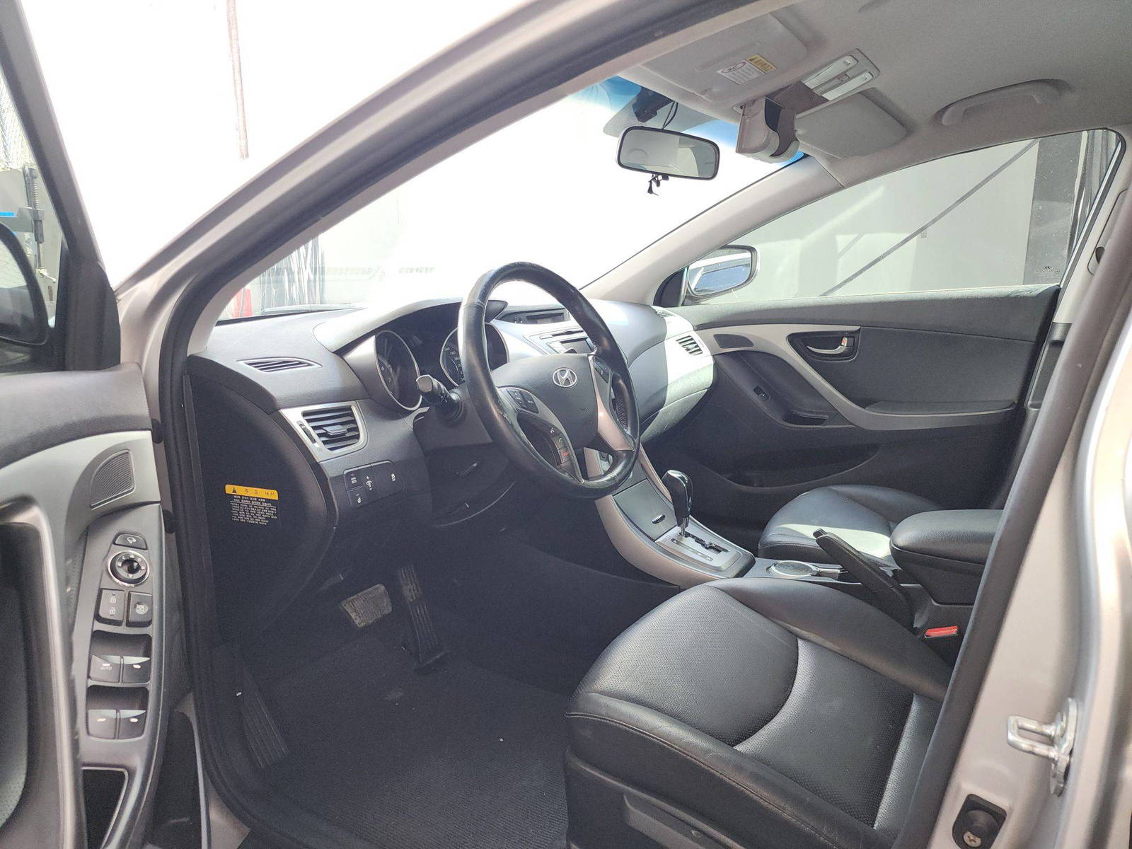 2014 HYUNDAI AVANTE — 169919 KM — Lot 921576 — Al Quoz - Marhaba Auctions Used Cars - Image 5