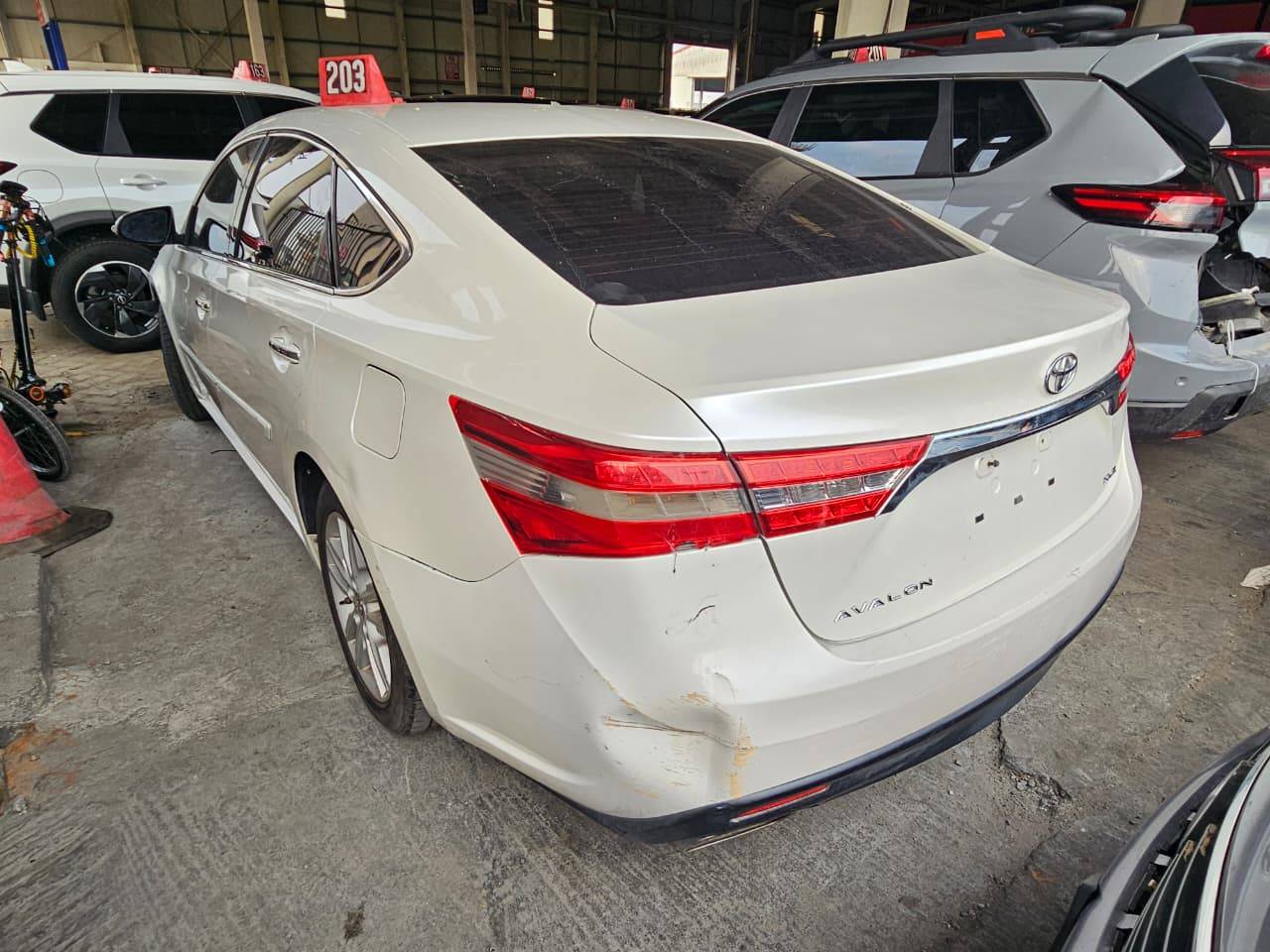2013 TOYOTA AVALON — 187320 Miles — Lot U070667 — Main - Marhaba Auctions Used Cars - Image 4