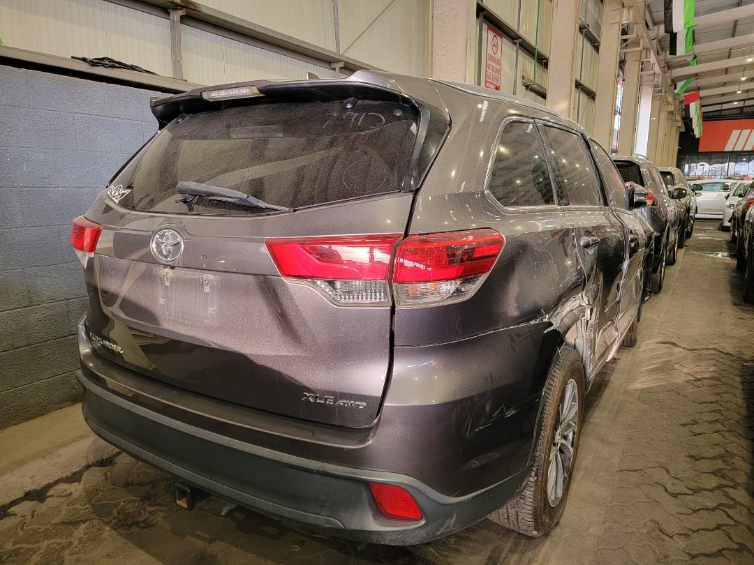 2018 TOYOTA HIGHLANDER — 152217 Miles — Lot 537912 — Main - Marhaba Auctions Used Cars - Image 3