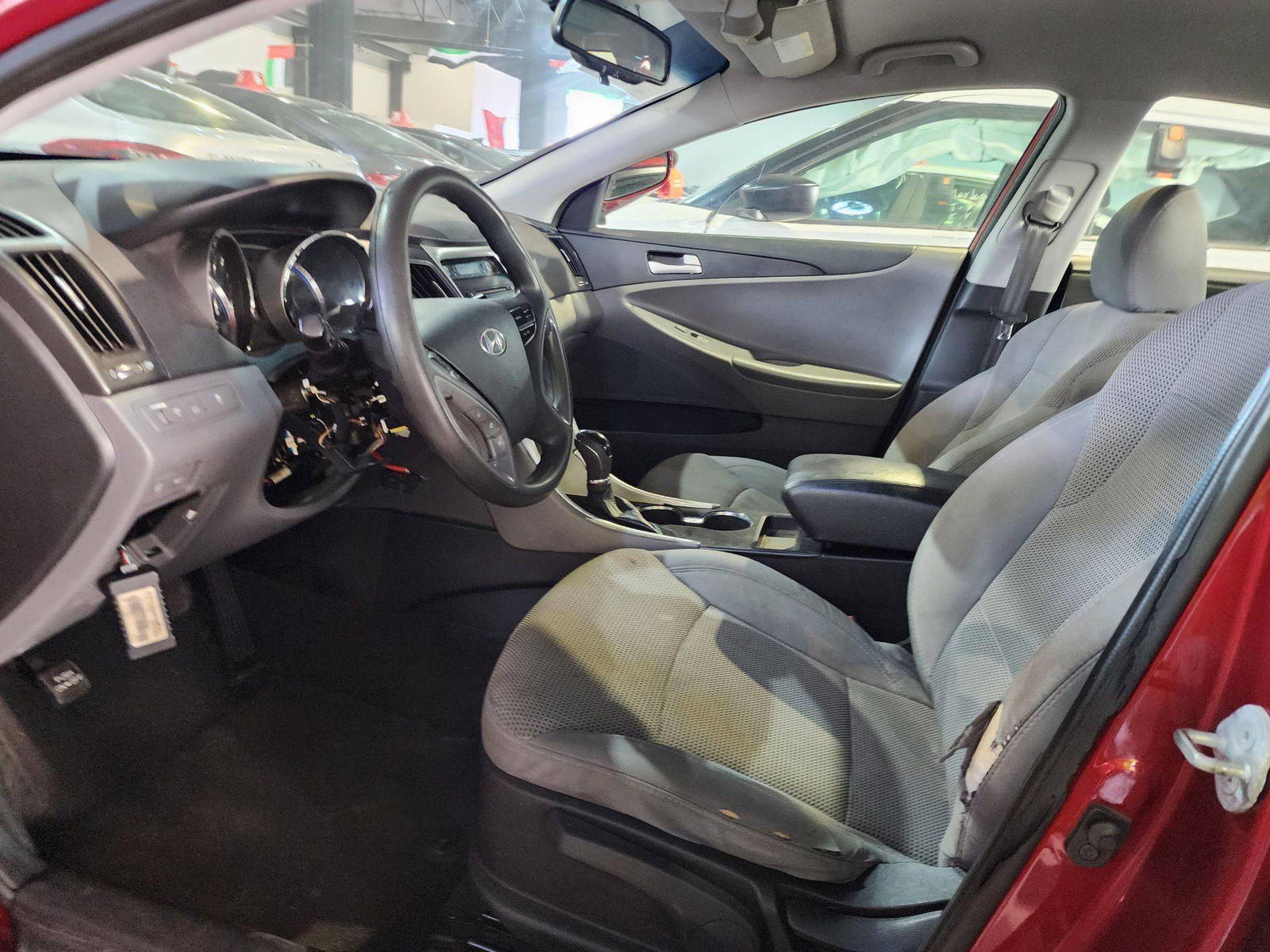 2014 HYUNDAI SONATA — 144881 Miles — Lot 29723 — Al Quoz - Marhaba Auctions Used Cars - Image 7