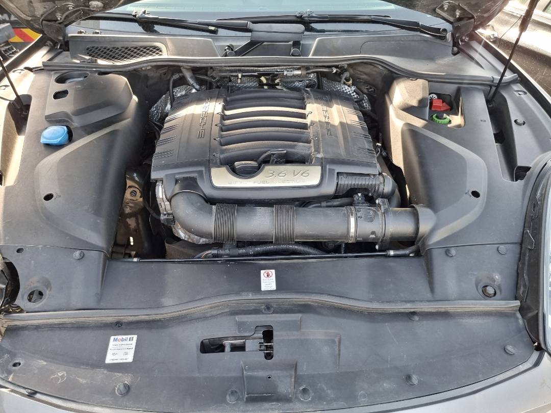 2018 PORSCHE Cayenne — 124921 Miles — Lot 215478 — Souq - Marhaba Auctions Used Cars - Image 12