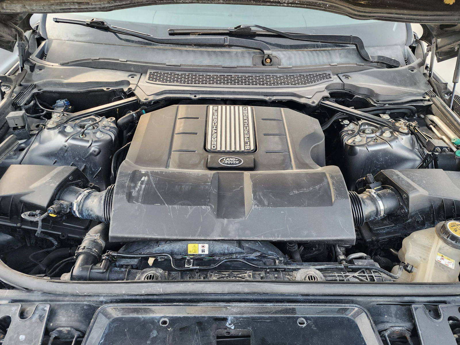 LAND ROVER RANGE ROVER SPORT HSE 2015 - Marhaba Auction Used Cars - Image 11